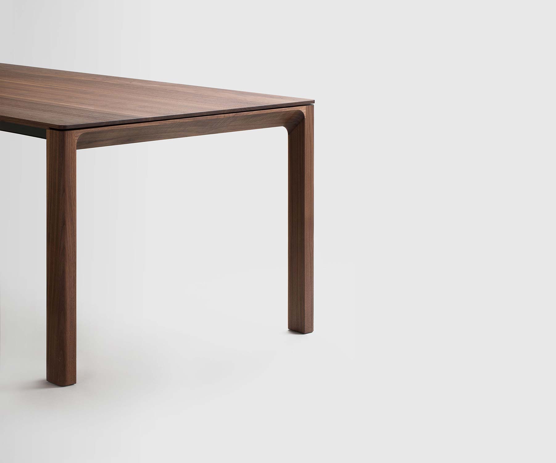 Porto dining table Christine Kröncke